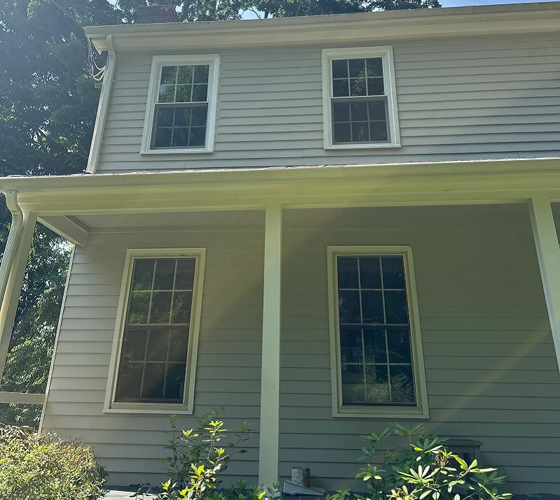 FInished exterior view of Andersen 400 Series Tilt Wash windows - FIBREX exterior